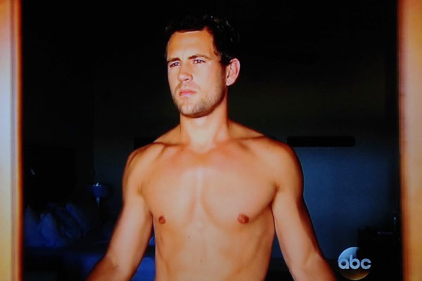 Bachelorette - Shirtless Nick