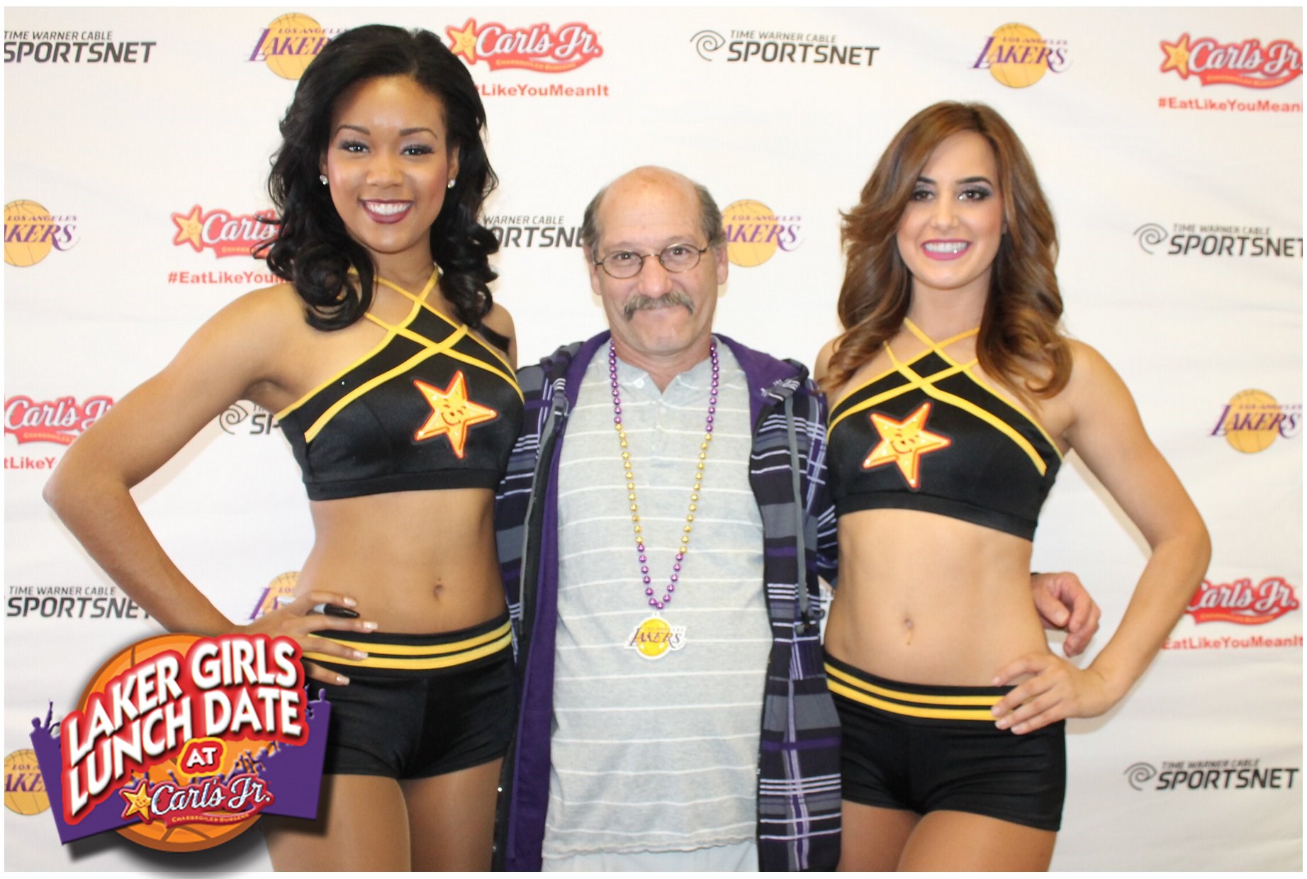 Lakers Girls With Awkward Fans 9